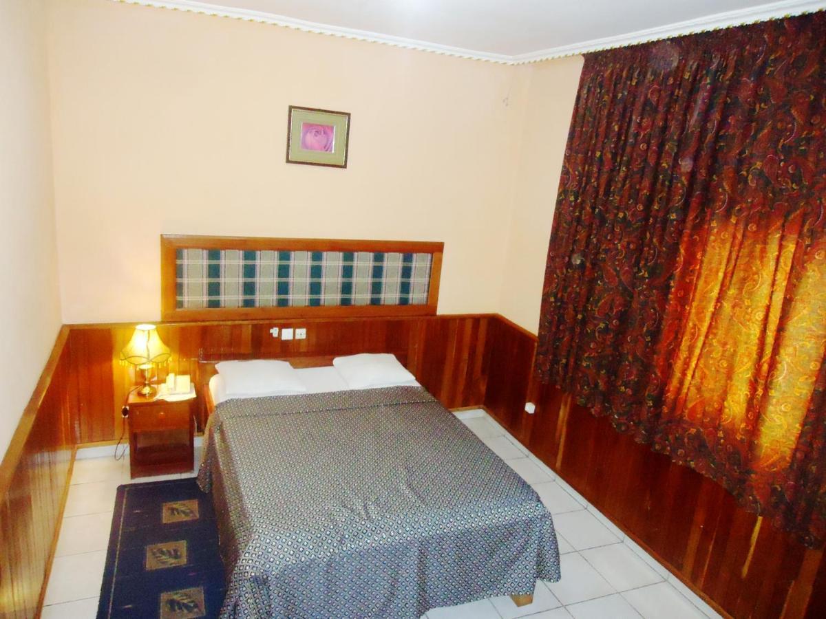Hotel Saffana Douala Kültér fotó